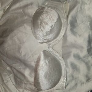 Wonderbra strapless bra